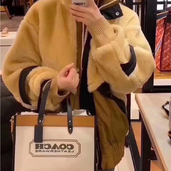 Coach limited edition Field 30 Tote - Picture 8 of 9